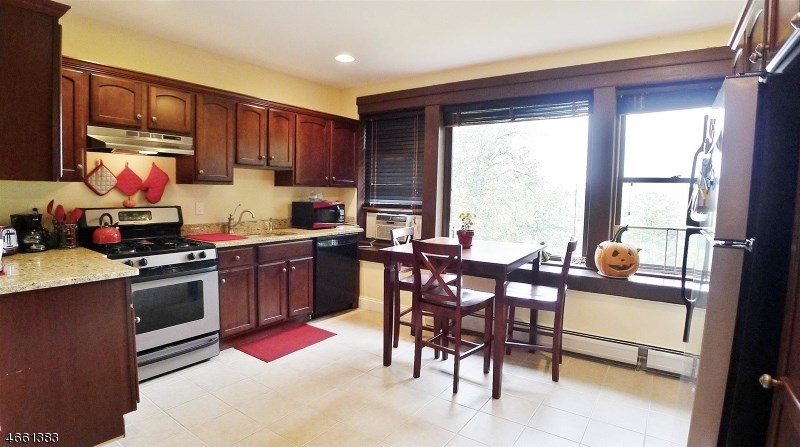 28 Sunset Ter UNIT 4