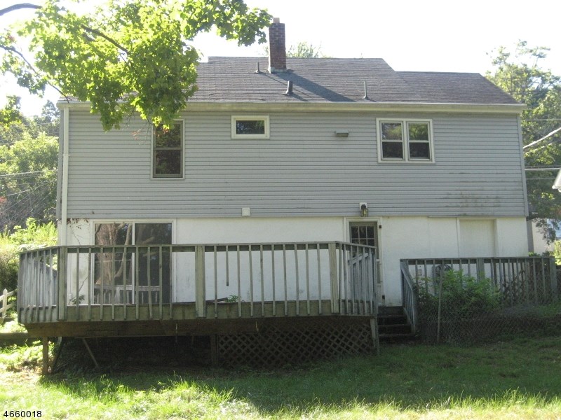 42 Hillside Ter