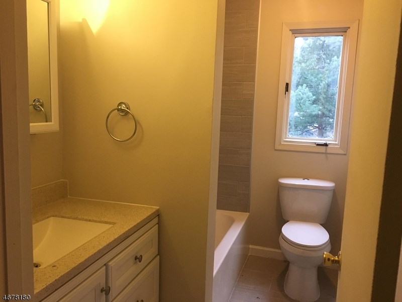 1117 Hamilton Dr