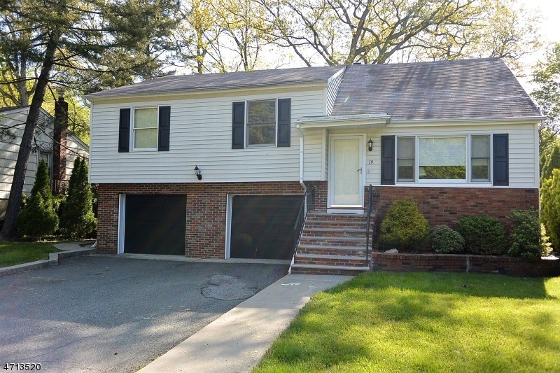 34 Mohawk Ave