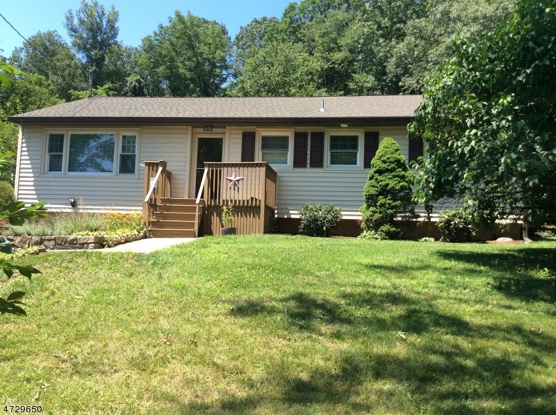 34 Mohawk Ave