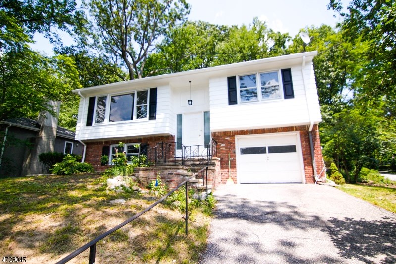 34 Mohawk Ave