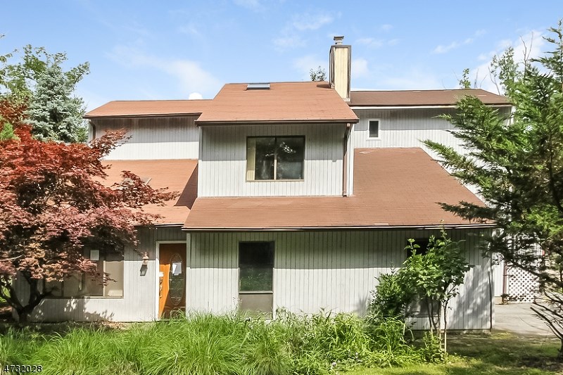 34 Mohawk Ave