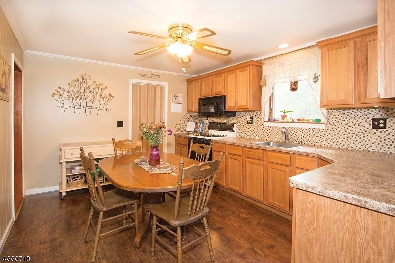 909 Green Pond Rd