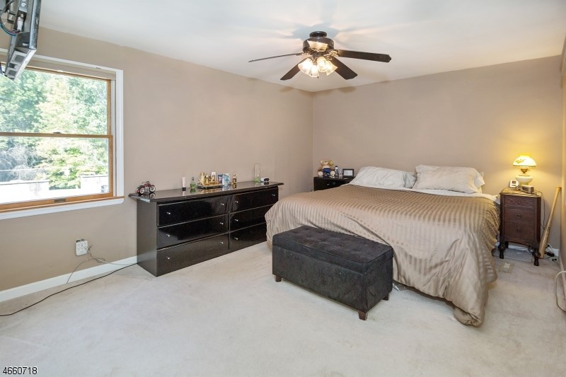 909 Green Pond Rd