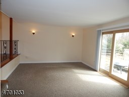 68 Arrowgate Dr