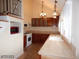 68 Arrowgate Dr