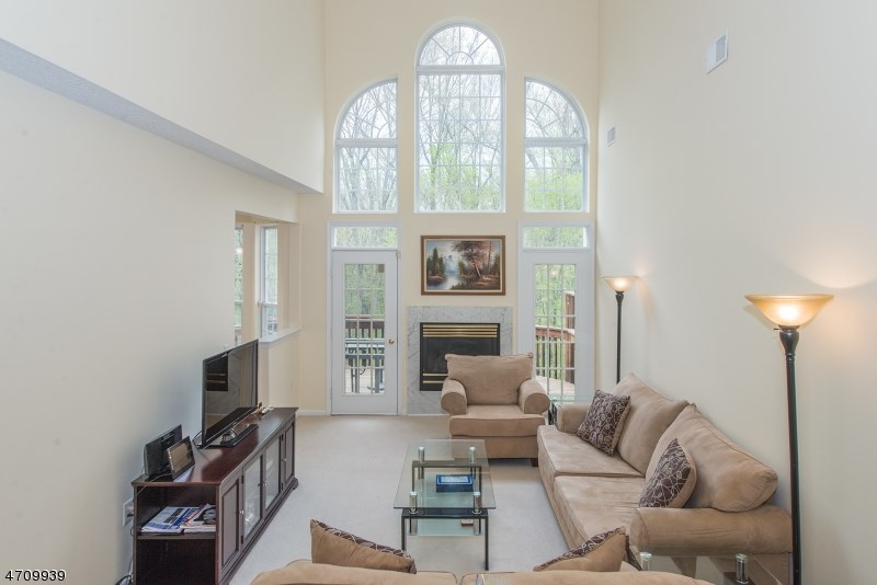 8 Witherspoon Ct