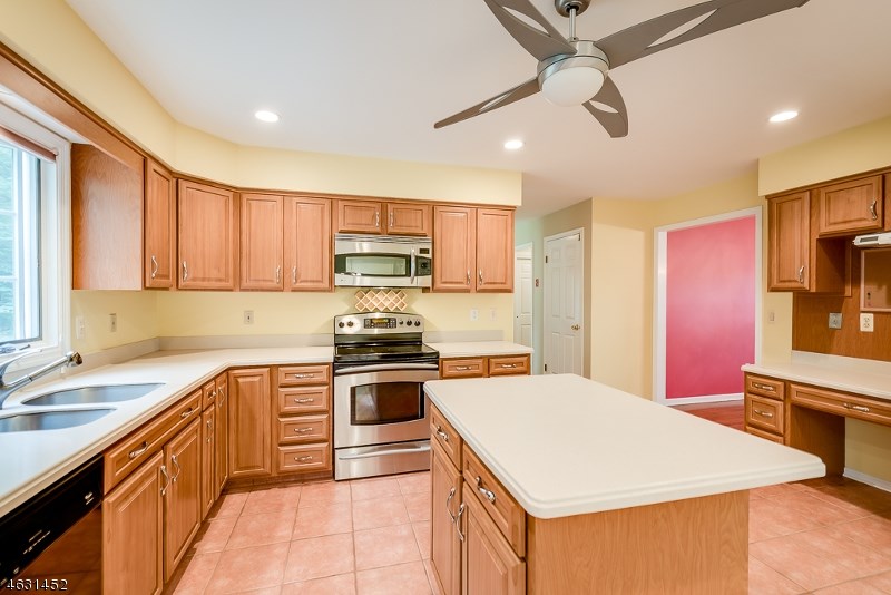 For Sale: 16 Morey Ln Randolph, NJ 07869