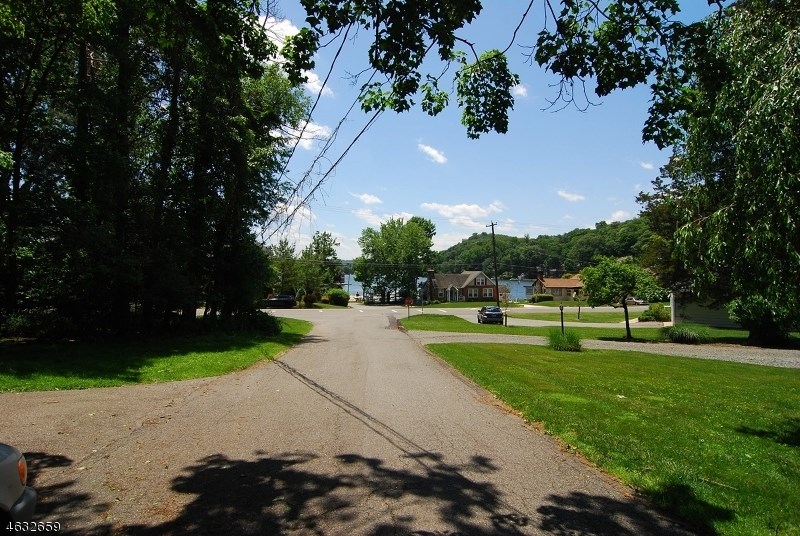 For Sale: 8 Tamarack Rd Sparta, NJ 07871