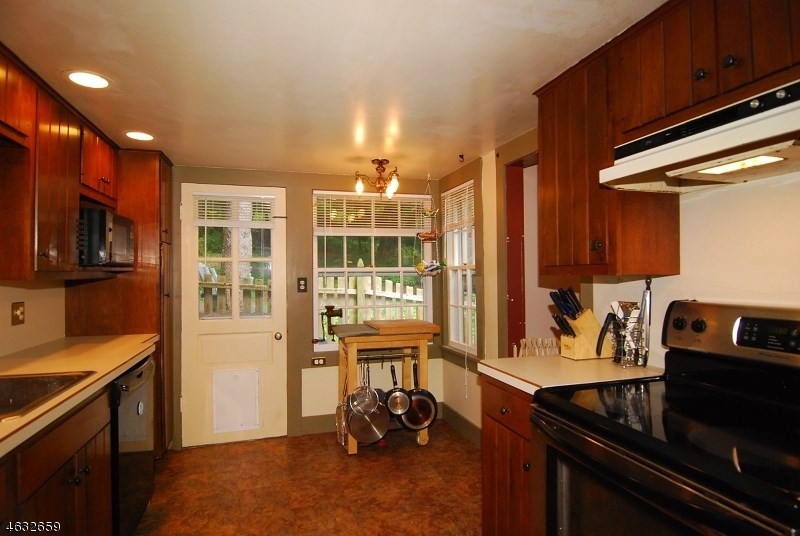 For Sale: 8 Tamarack Rd Sparta, NJ 07871