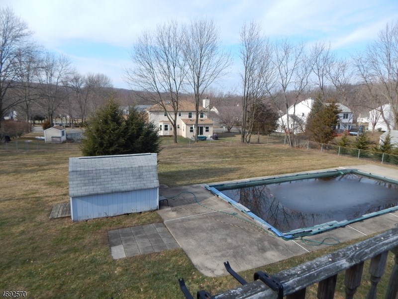 6 James Rd