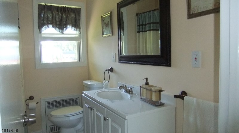 For Sale: 37 Kenvil Ave Succasunna, NJ 07876