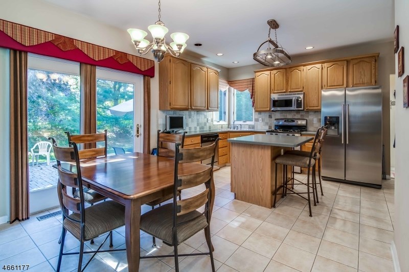10 Glen Eagles Rd