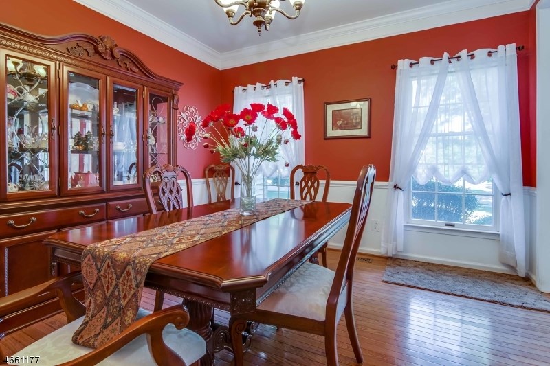 10 Glen Eagles Rd