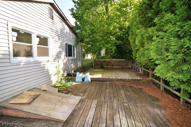 20 Outlook Ave