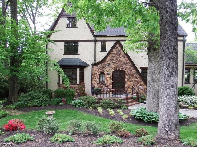 56 Blackburn Pl