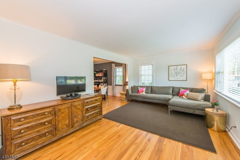10 Montrose Ave Summit, NJ 07901