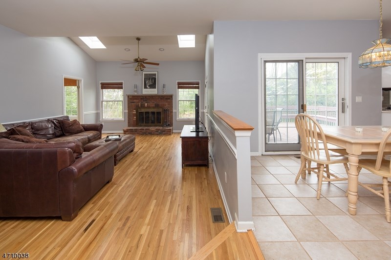 33 Archgate Rd