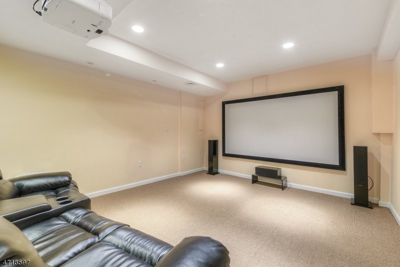 101 Summit Dr