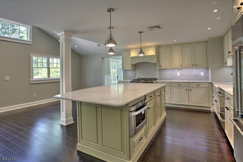 For Sale: 35 Wayne Ter Basking Ridge, NJ 07920