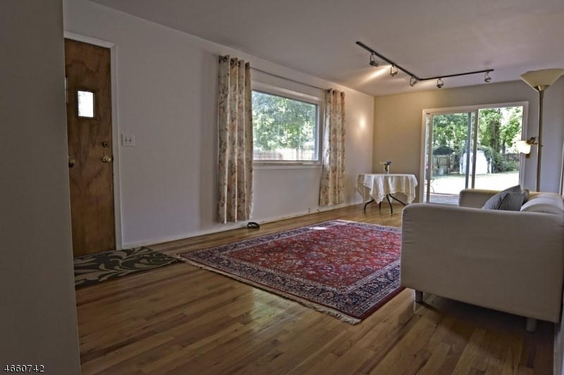 5 Cottage St