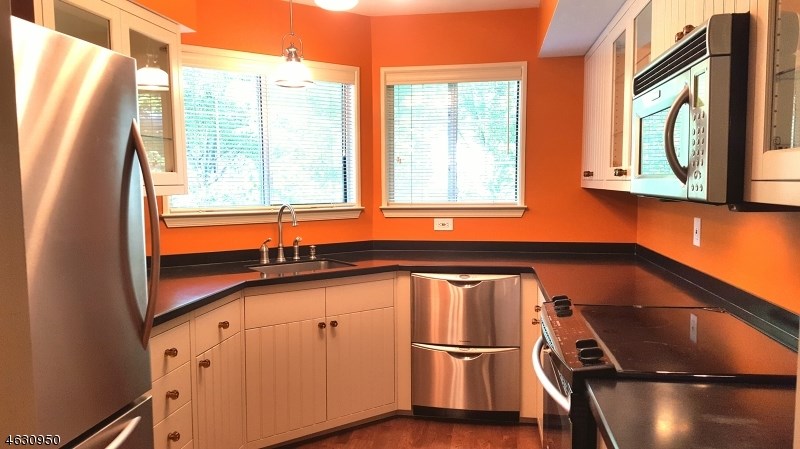 For Sale: 92 Ashley Ct Bedminster, NJ 07921