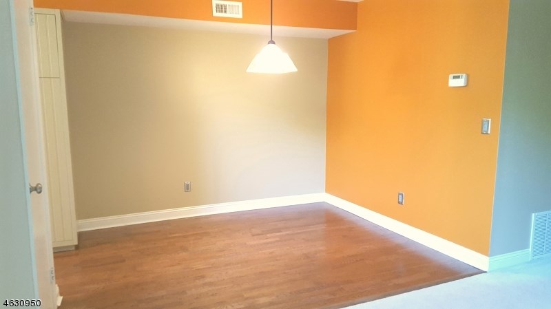 For Sale: 92 Ashley Ct Bedminster, NJ 07921