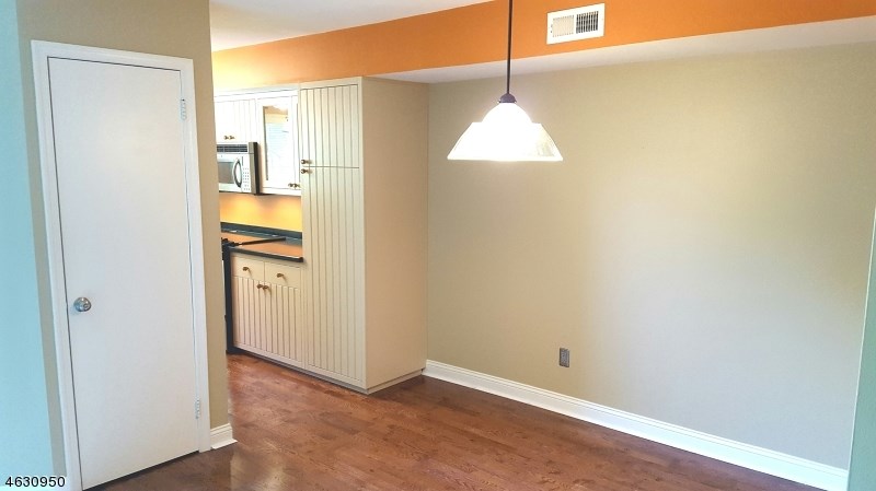 For Sale: 92 Ashley Ct Bedminster, NJ 07921