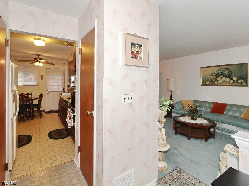 161 Chaucer Dr