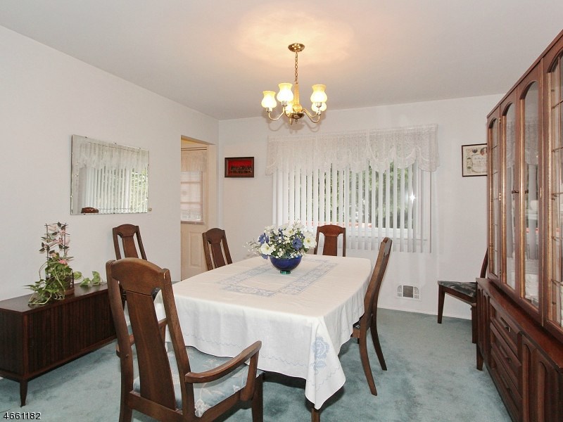 161 Chaucer Dr