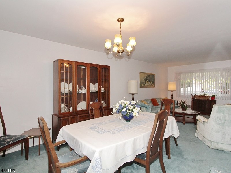 161 Chaucer Dr