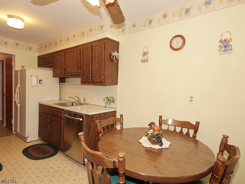 161 Chaucer Dr