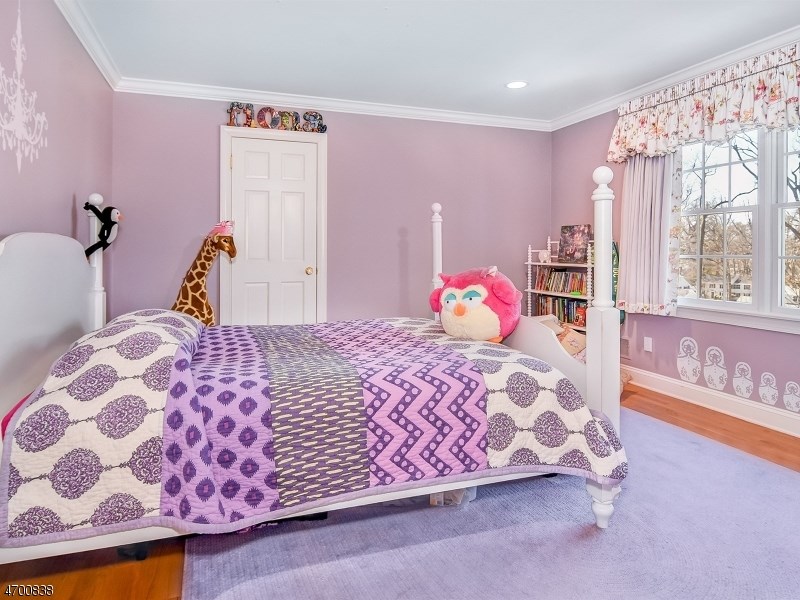 25 Robin Hood Ln
