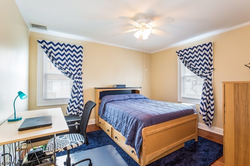 33 N Summit Ave