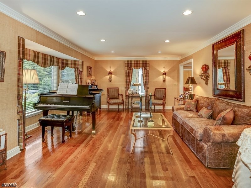6 Chesterbrook Rd