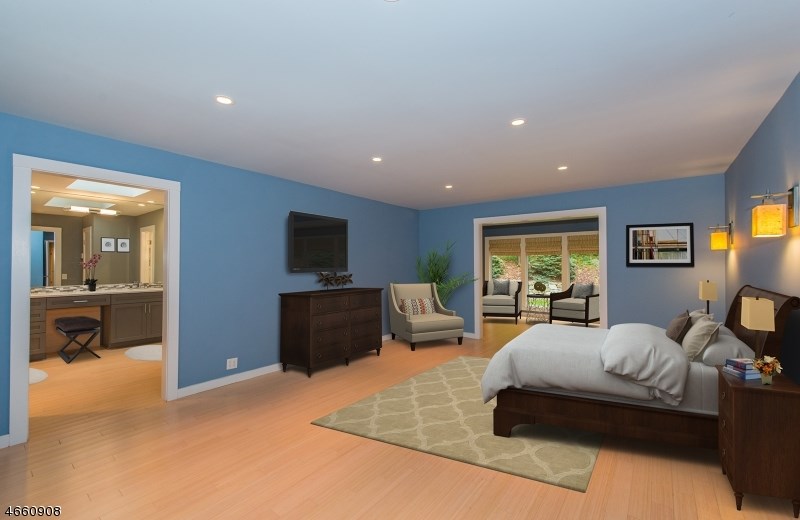 26 Old Farmstead Rd