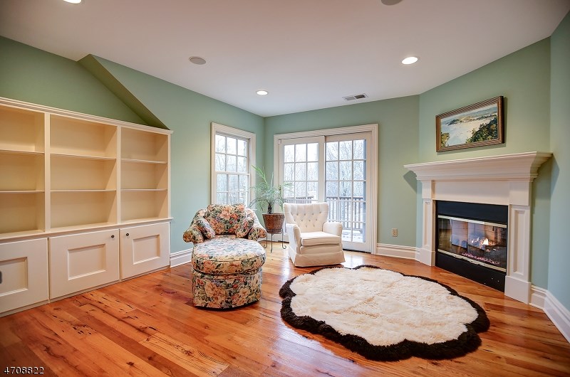 68 Charles Rd