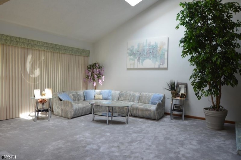 For Sale: 11 Woodbine Rd Florham Park, NJ 07932