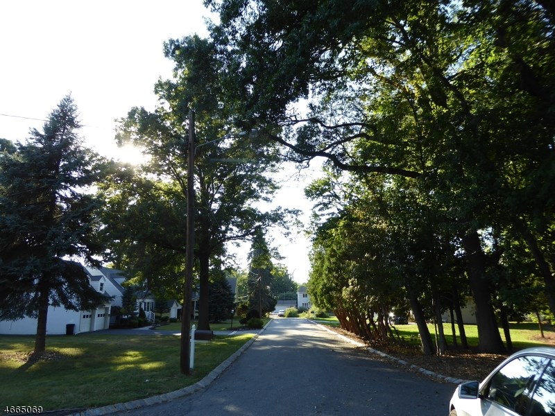 394 Edwards Rd