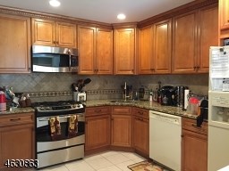 For Sale: 43 Castle Ridge Dr East Hanover, NJ 07936