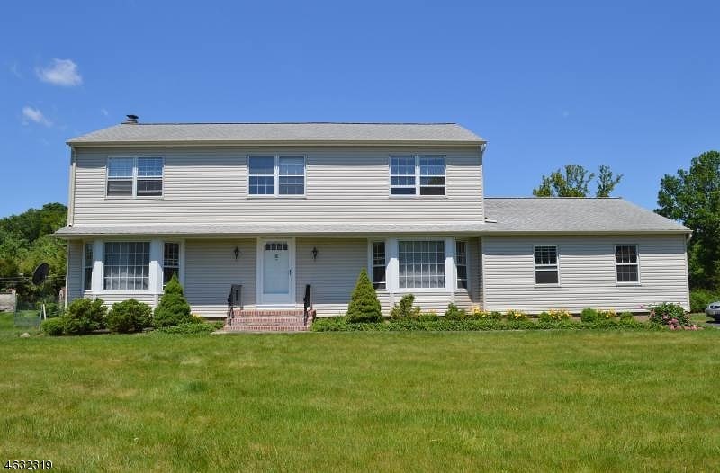 For Sale: 3 Trinity Pl East Hanover, NJ 07936