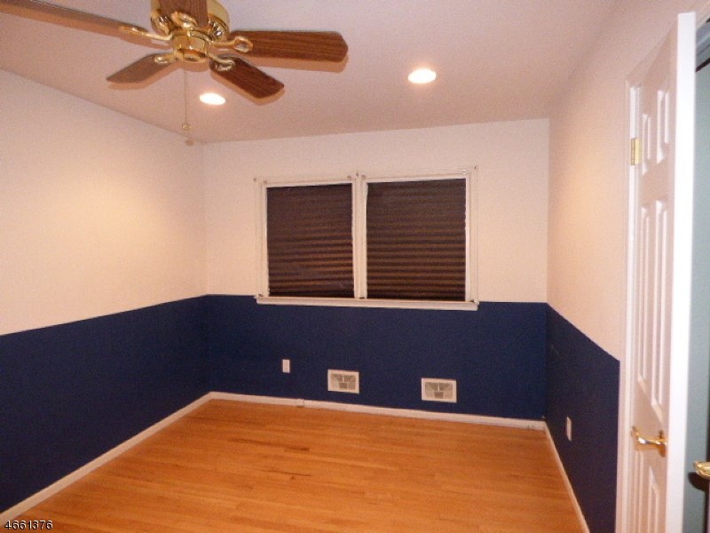 4 Tracy Ln