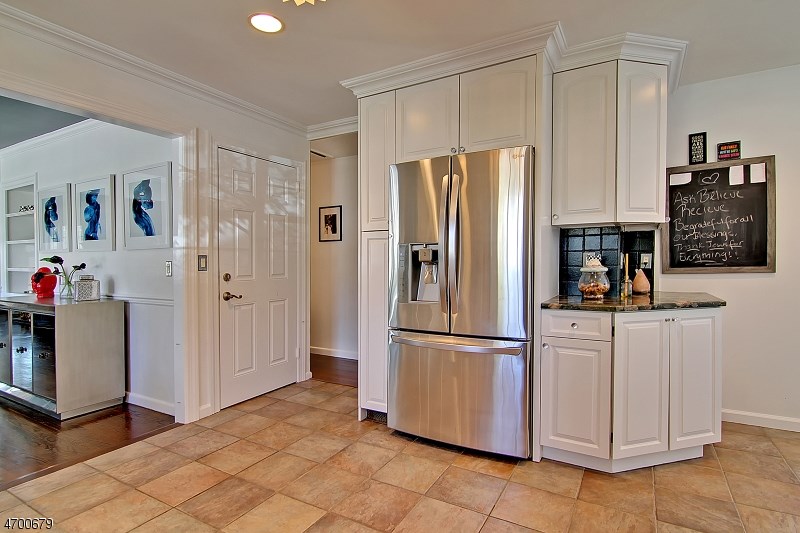 6 Wedgewood Ln