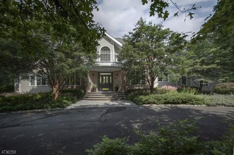 8 Brushwood Dr