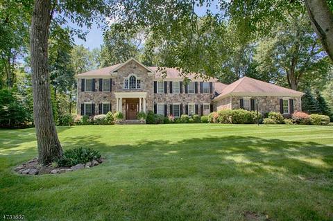 8 Brushwood Dr
