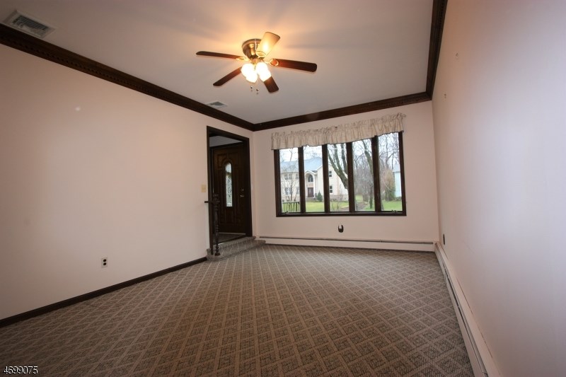 19 Pinetree Ln