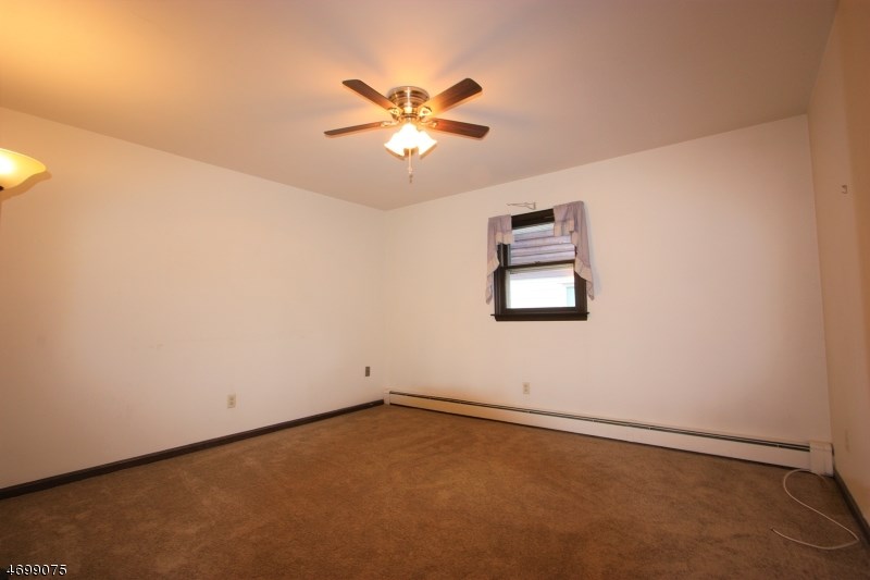 19 Pinetree Ln