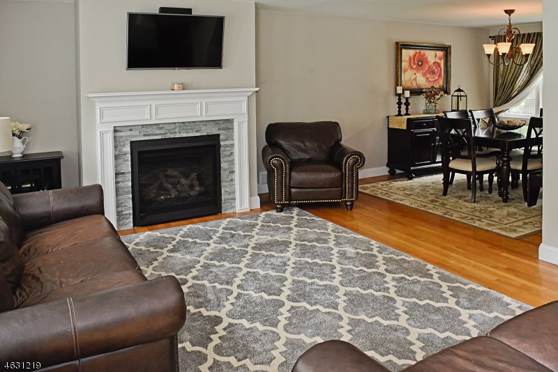 5 Highland Ct Morris Plains, NJ 07950