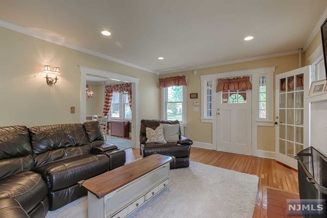 For Sale: 11 Academy Rd Morris Plains, NJ 07950